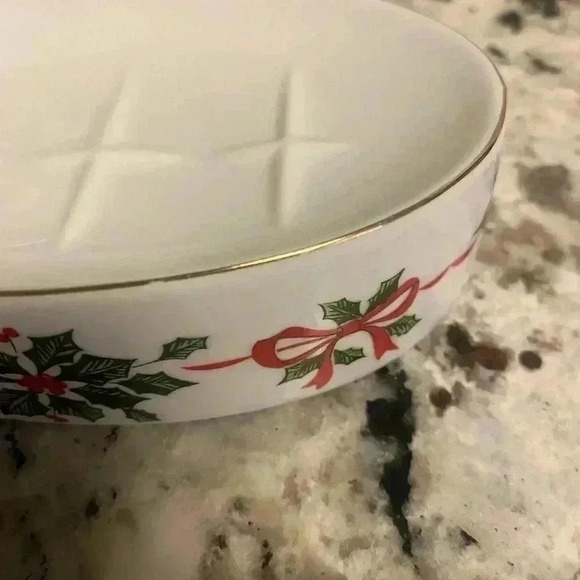 Vintage Christmas Holiday Soap Dish with red ribbon holly berries with gold trim - Picture 3 of 5